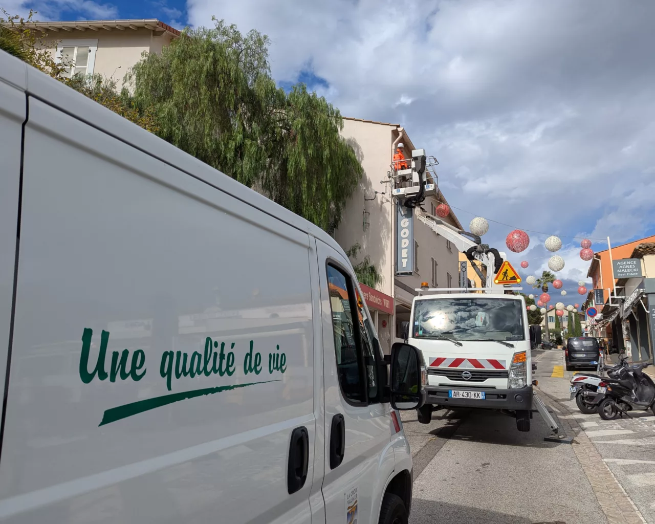 Technische Dienste Aufbau Weihnachtsdekoration 2025