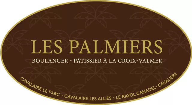 Logo de la boulangerie Les Palmier présentant une forme elliptique avec un fond marron ainsi que des dessins de palmiers, entouré d'un liseré couleur or. Ecriture en or à l'intérieur