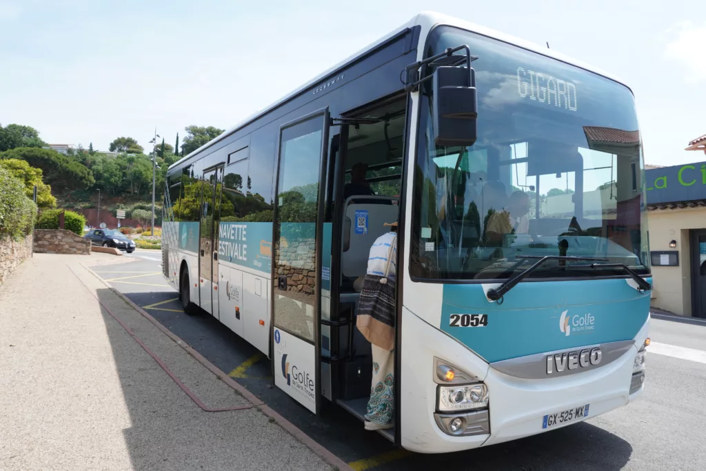 ©lacroixvalmertourisme, navette estivale gratuite de l'office de tourisme que tout le monde peut prendre pendant les vacances.